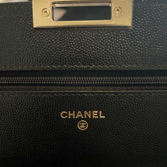 CHANEL
Caviar Quilted Golden Class Wallet On Chain WOC Black - Picture 10 of 16